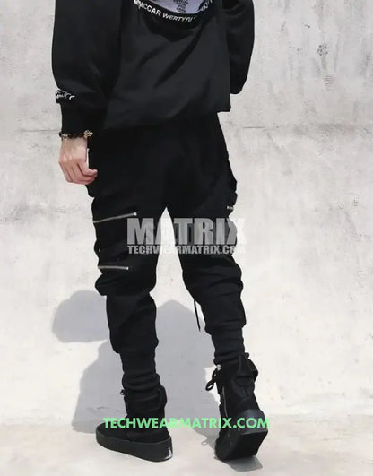 Tapered cargo pants techwear