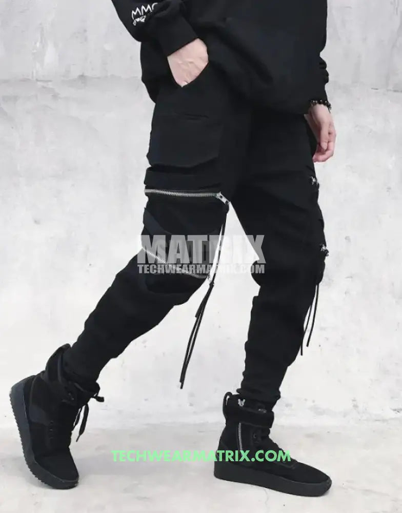 Tapered cargo pants techwear