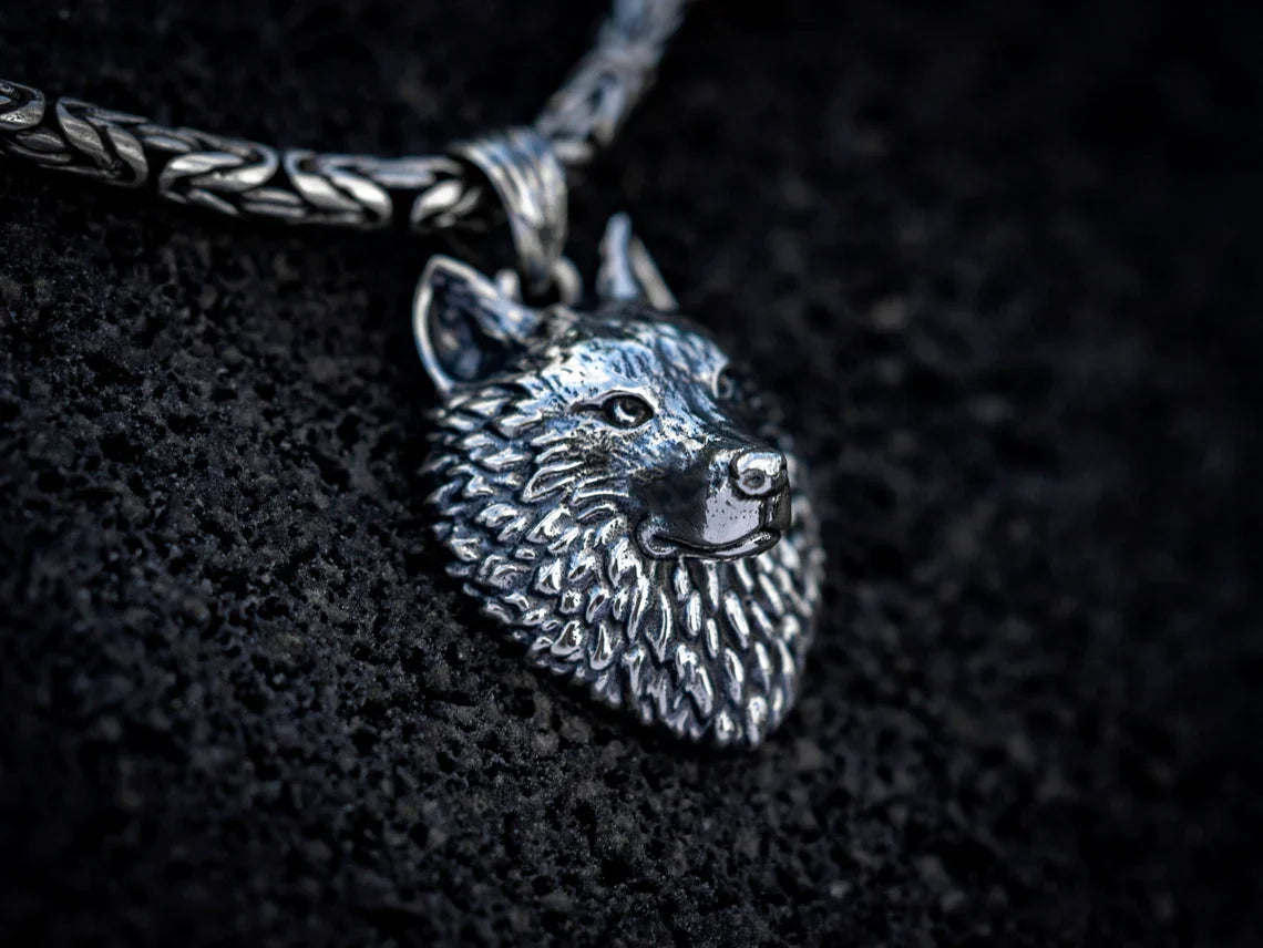 Wolf Neclace